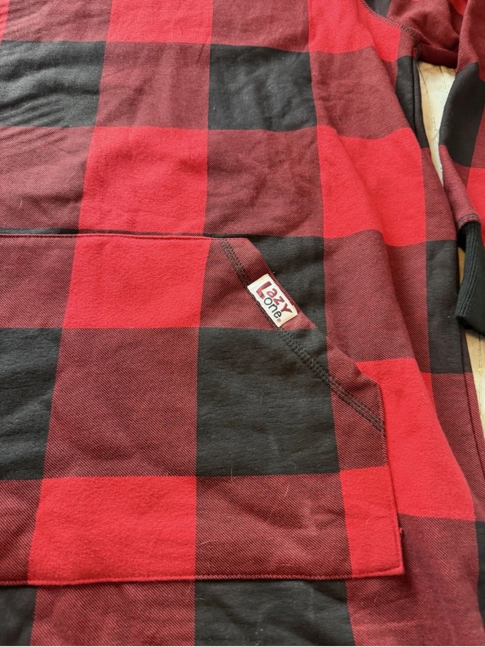 Lazy One Red/Black Buffalo Plaid Pullover Fleece Hoodie Snuggie Robe Pockets S/M - Picture 3 of 6